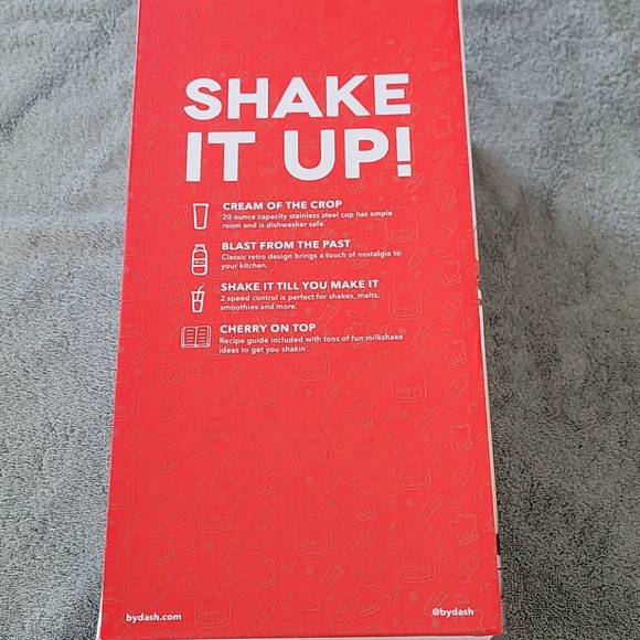 Dash Retro Milkshake Maker!!! - Picture 4 of 11